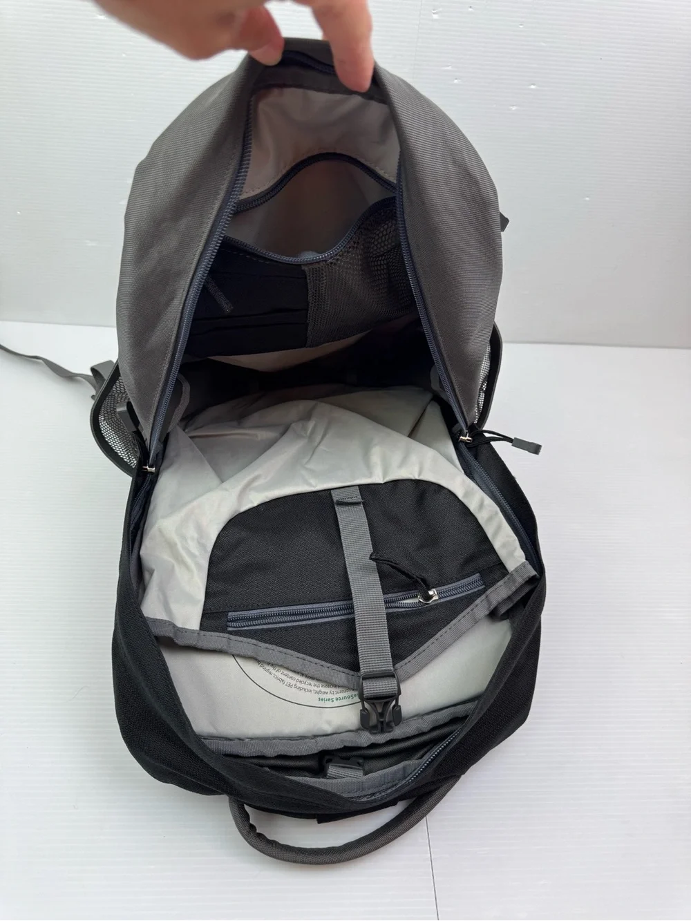 Osprey Helix Resource Series Backpack Black Grey Recycled Daypack Hiking Unisex